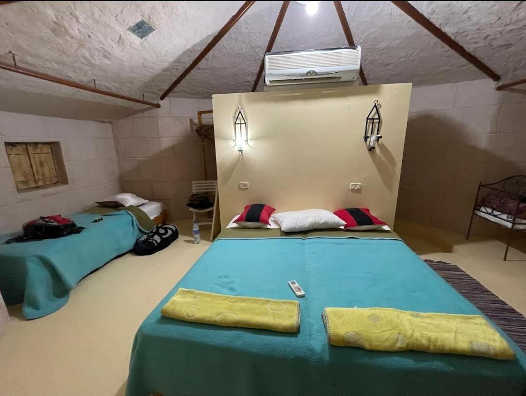 Hotel Pansy Qasr Ghilan Luaran gambar